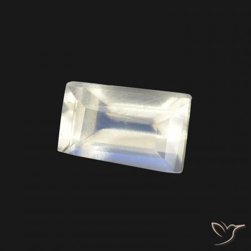 0.53克拉天然彩虹月长石，狭长方形，透明