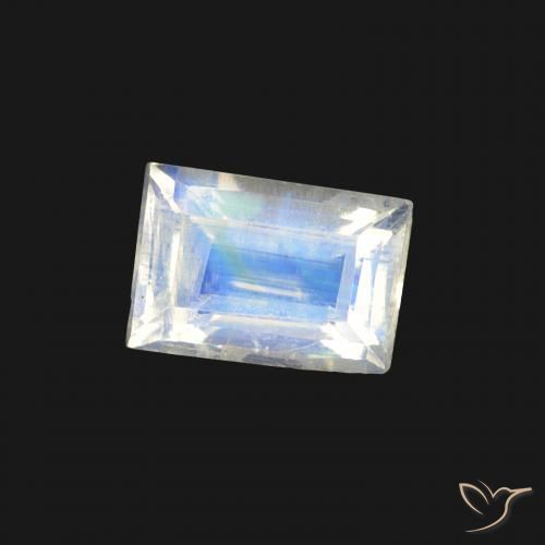 0.57克拉天然彩虹月长石，狭长方形，透明