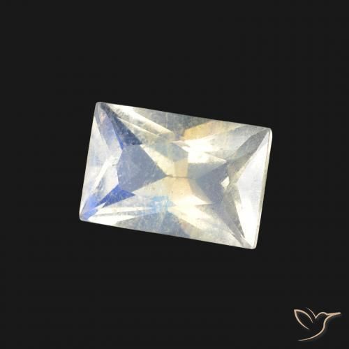 0.54克拉天然彩虹月长石，狭长方形，透明