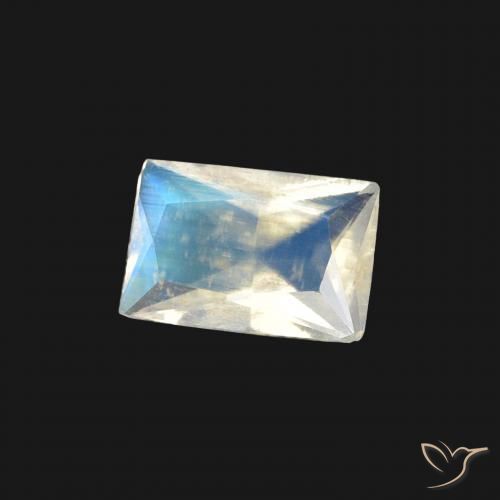 0.37克拉天然彩虹月长石，狭长方形，透明