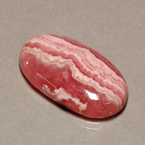13.08克拉天然多色菱锰矿，椭圆形切割，21.6×12毫米，不透明
