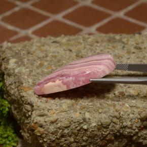 35.64克拉天然多色菱锰矿，梨形，32.9×19.3毫米，不透明