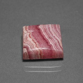 10.68克拉天然多色菱锰矿，方形，12.4×11.7毫米，不透明