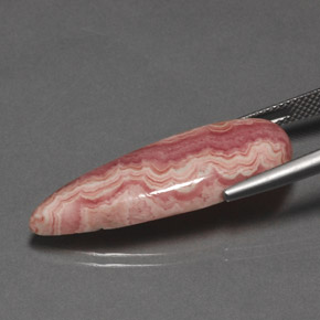 17.05克拉天然粉色菱锰矿，梨形，31.8×11.6毫米，不透明