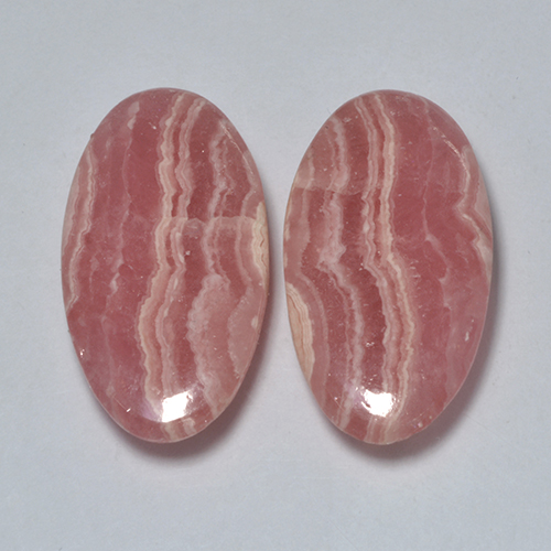 17.78天然多色菱锰矿，椭圆形切割，20.4×10.9毫米，半透明