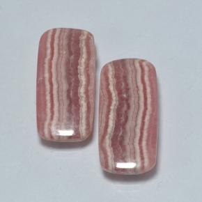 19.80天然多色菱锰矿，垫形剪裁，19.7×9.3毫米，半透明