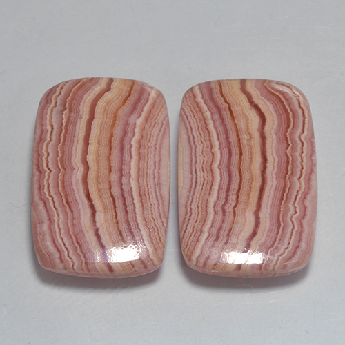27.09天然多色菱锰矿，垫形剪裁，19.5×12.9毫米，不透明