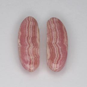 11.17天然多色菱锰矿，异形，18.9×6.4毫米，半透明