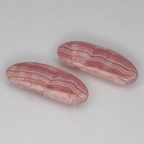 11.17天然多色菱锰矿，异形，18.9×6.4毫米，半透明