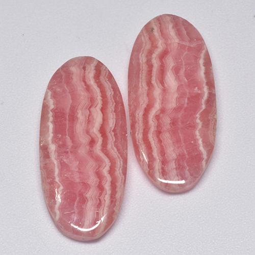 21.35天然多色菱锰矿，椭圆形切割，23.5×10.7毫米，半透明