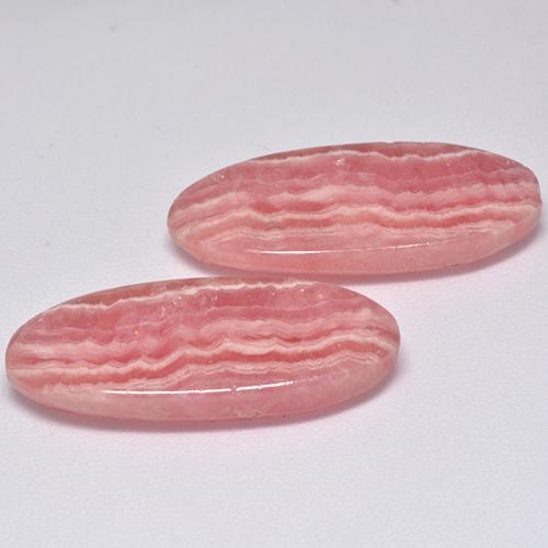21.35天然多色菱锰矿，椭圆形切割，23.5×10.7毫米，半透明