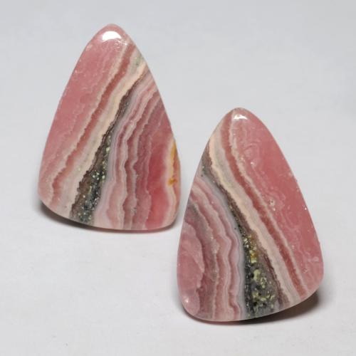 18.29天然多色菱锰矿，异形，19.2×13.2毫米，半透明