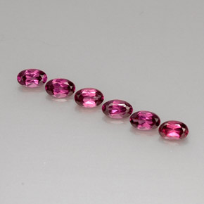 天然红色紫牙乌石榴石，椭圆形切割，4.8×3.1毫米，VS