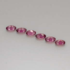 天然红色紫牙乌石榴石，椭圆形切割，4.8×3.1毫米，VS