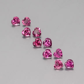 天然红色紫牙乌石榴石，心形，3.9×3.7毫米，VVS-VS