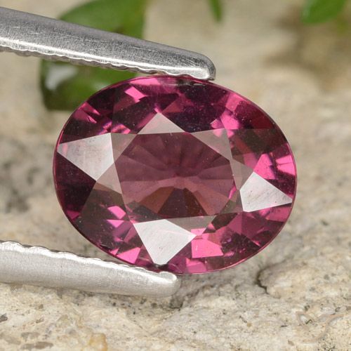 1.39ct 天然 深紫色 红榴石石榴石, 椭圆形, VS