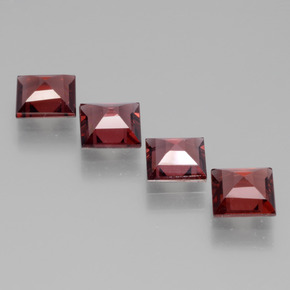 天然粉色紫牙乌石榴石，方形，5×4.9毫米，VS