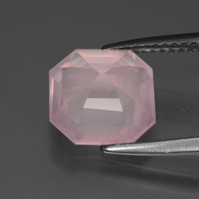2.89克拉天然粉色粉晶，祖母绿式切割，9.2×9.1毫米，透明