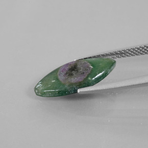 2.68克拉天然双色红宝石绿云母，马眼形，16×8.2毫米，半透明