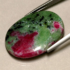 21.97克拉天然多色红宝石黝帘石，椭圆形切割，25.8×18.8毫米，不透明