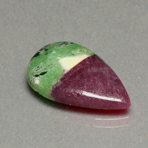 9.26克拉天然多色红宝石黝帘石，梨形，20.9×13.1毫米，不透明