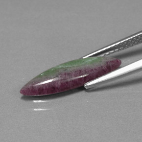 2.59克拉天然多色红宝石黝帘石，马眼形，18.2×5.5毫米，不透明