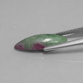 2.95克拉天然多色红宝石黝帘石，马眼形，16.5×6.1毫米，不透明