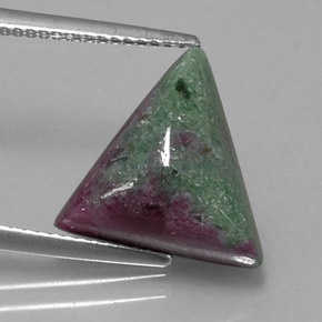 8.77克拉天然多色红宝石黝帘石，三角形，13.9×13.8毫米，不透明