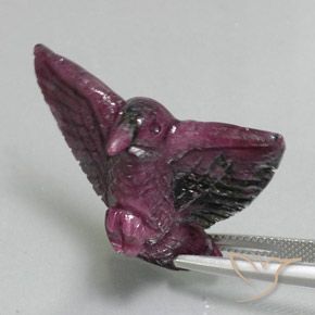 41.11克拉天然红宝石黝帘石，花式切割，不透明
