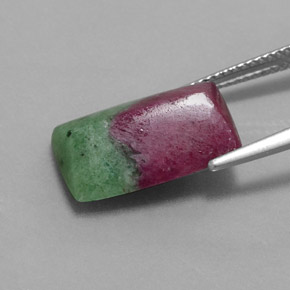 9.19克拉天然红宝石黝帘石，狭长方形，不透明