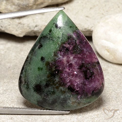 38.75ct 天然 彩色 红宝石黝帘石, 梨形, 不透明