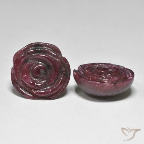 31.97克拉天然红宝石黝帘石，花形切割，不透明