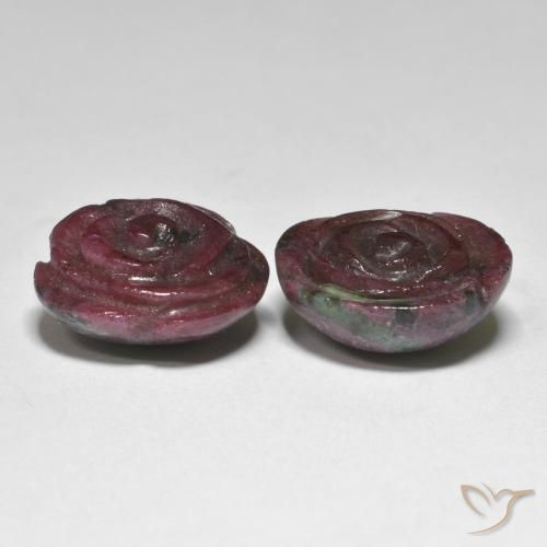 31.97克拉天然红宝石黝帘石，花形切割，不透明