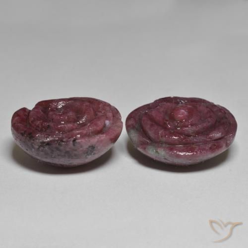 59.96克拉天然红宝石黝帘石，花形切割，不透明