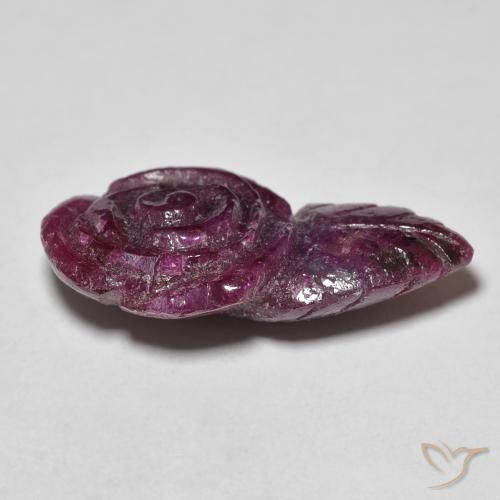 15.93克拉天然红宝石黝帘石，花形切割，不透明