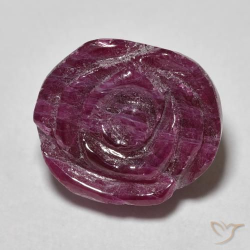 15.95克拉天然红宝石黝帘石，花形切割，不透明