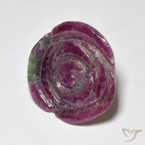 9.01克拉天然红宝石黝帘石，花形切割，不透明