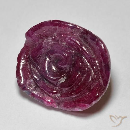 18.36ct 天然 Medium Dark Reddish-Purple 红宝石黝帘石, 花形切割, 不透明