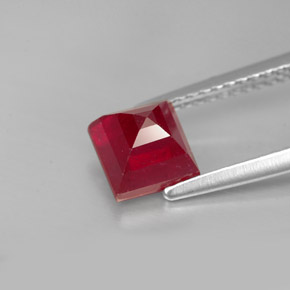 1.94克拉天然红色红宝石，方形，6×5.8毫米，VS-SI