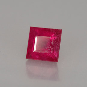 0.85克拉天然红色红宝石，方形，4.7×4.7毫米，SI