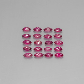 天然红色红宝石，马眼形，3.7×2.1毫米，VS-SI