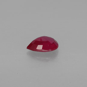 1.37克拉天然红色红宝石，梨形，8.2×6毫米，SI