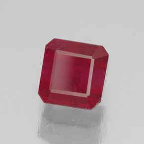 2.10克拉天然红色红宝石，祖母绿式切割，6.3×6.1毫米，SI