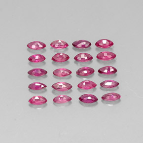 天然红色红宝石，马眼形，3.8×2.1毫米，VS-SI