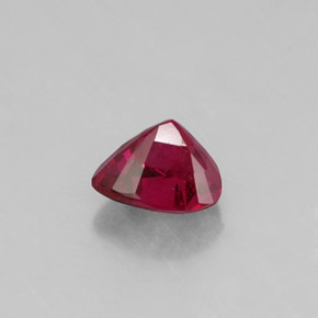 0.61克拉天然红色红宝石，三角形，5.2×4.7毫米，SI