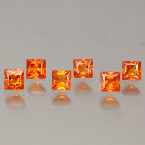 天然橙色蓝宝石，方形，3.2×3.1毫米，VVS-VS