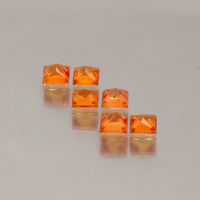 天然橙色蓝宝石，方形，3.2×3.1毫米，VVS-VS
