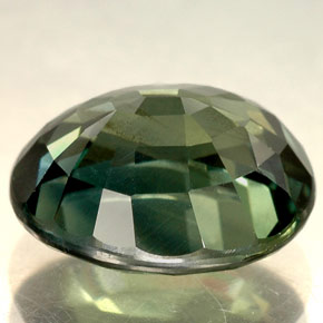 5.04克拉天然绿色蓝宝石，椭圆形切割，10.3×9.4毫米，VVS-VS