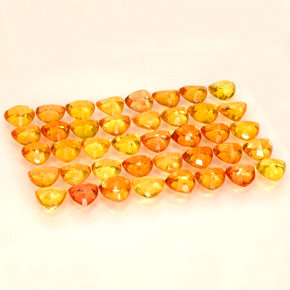 天然橙色蓝宝石，三角形，3.7×3.4毫米，VVS