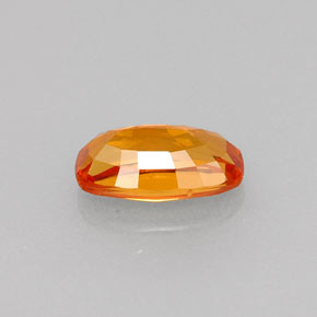 0.90克拉天然橙色蓝宝石，垫形剪裁，7.4×4.1毫米，VVS-VS